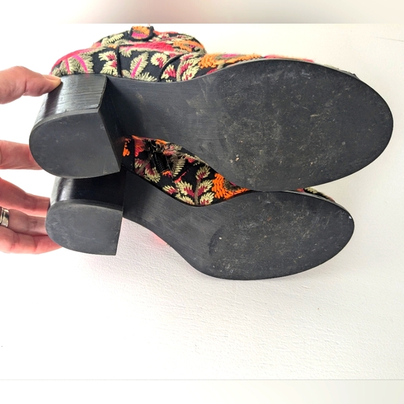 CROWN VINTAGE Frankie Embroidered Shoes - Picture 6 of 8